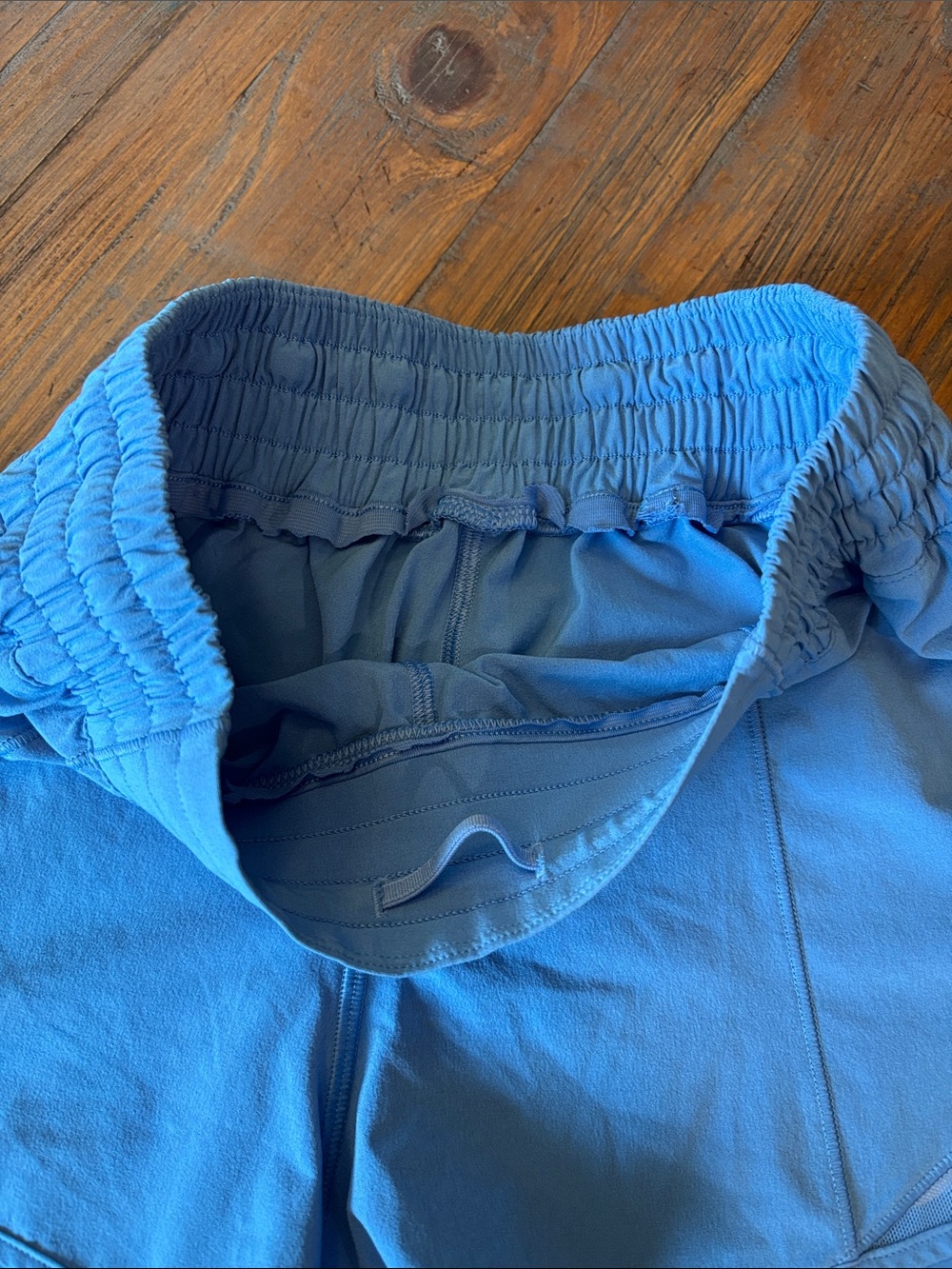 Lululemon size 4 high rise Cornflower Blue 2.5” inseam Hotty Hot shorts - Picture 5 of 16